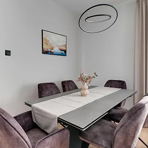 zajezdnia-wrzeszcz-2-by-grand-apartments.sopothotels.com/